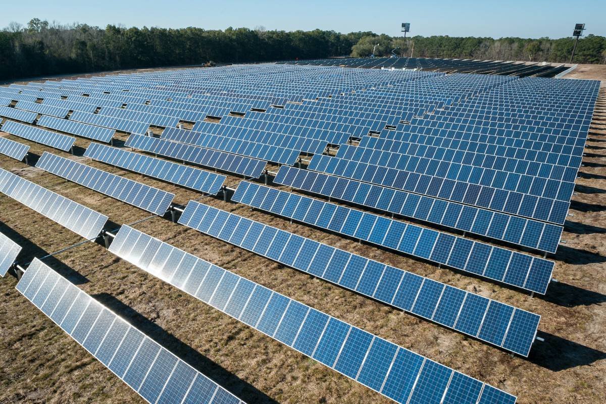 You are currently viewing How to Power the Future: Sustainable Cable and Wire Management for Wind and Solar Installations