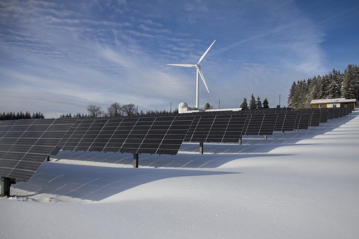 You are currently viewing Sustainable Power Solutions: Enhance Wind and Solar Installations with 1000+ Reliable Cable Ties